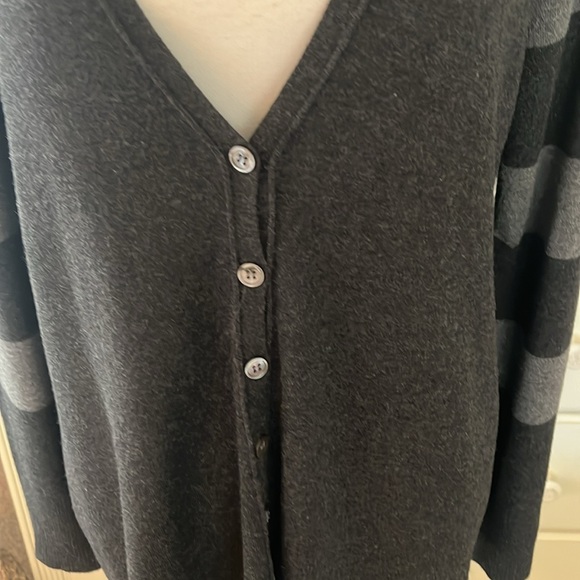 Eileen Fisher Cardigan Gray Stripes V Neck Excellent Used Condition Size Medium - Picture 4 of 6
